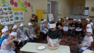 Cele mai gustoase plăcinte s-au pregătit la noi de grupa ”Gâgâlici”. Educator: Josan Galina